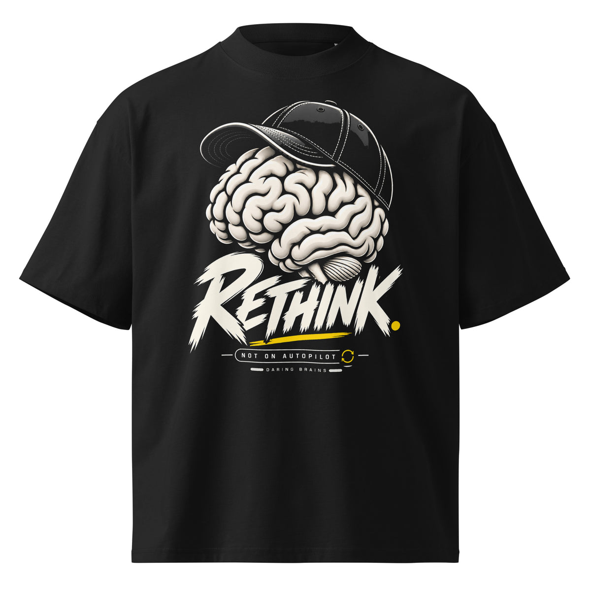 Rethink Tee negra de Daring Brains, mockup del producto