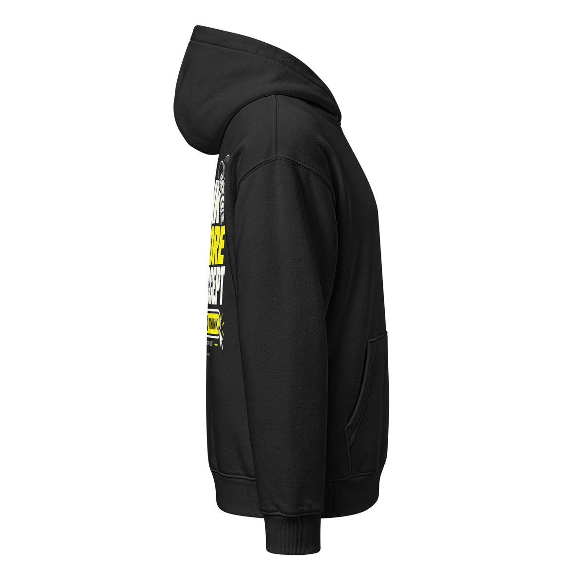 Think Before You Accept Hoodie negra de Daring Brains, mockup del producto